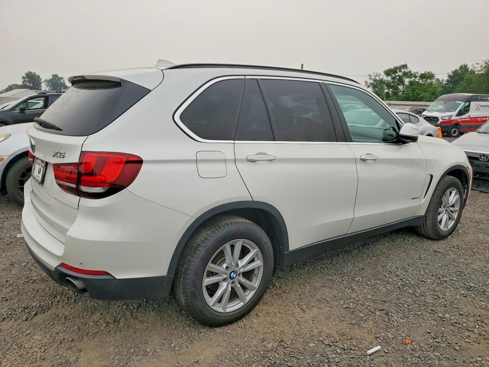 61108516 :رقم المزاد ، 5UXKR0C55F0K72055 vin ، 2015 Bmw X5 مزاد بيع