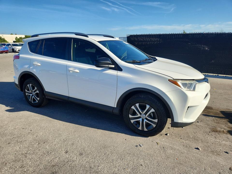 Продажа на аукционе авто 2018 Toyota Rav4, vin: JTMZFREV6JJ203937, номер лота: 62156716