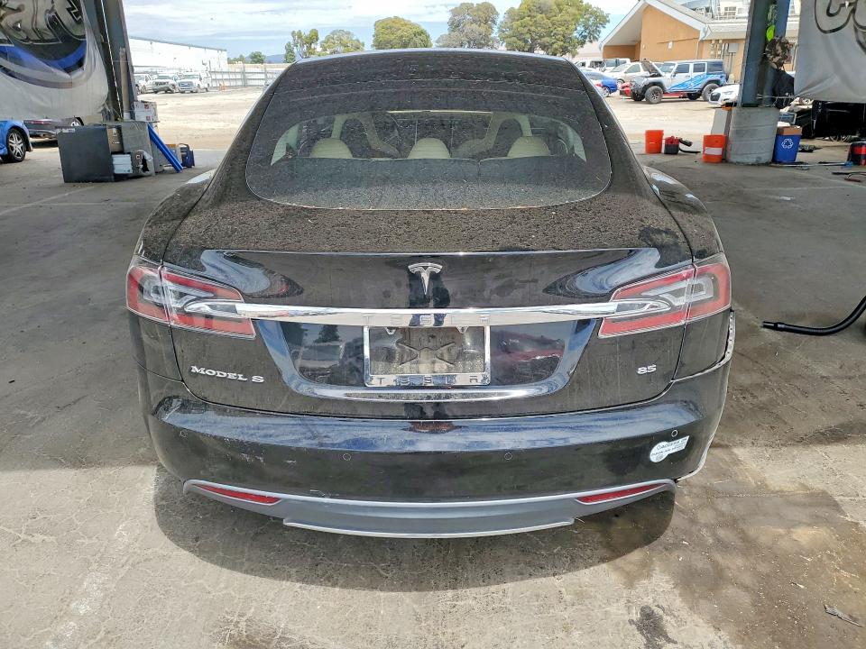 2014 Tesla Model S მანქანა იყიდება აუქციონზე, vin: 5YJSA1H18EFP35648, აუქციონის ნომერი: 61920426