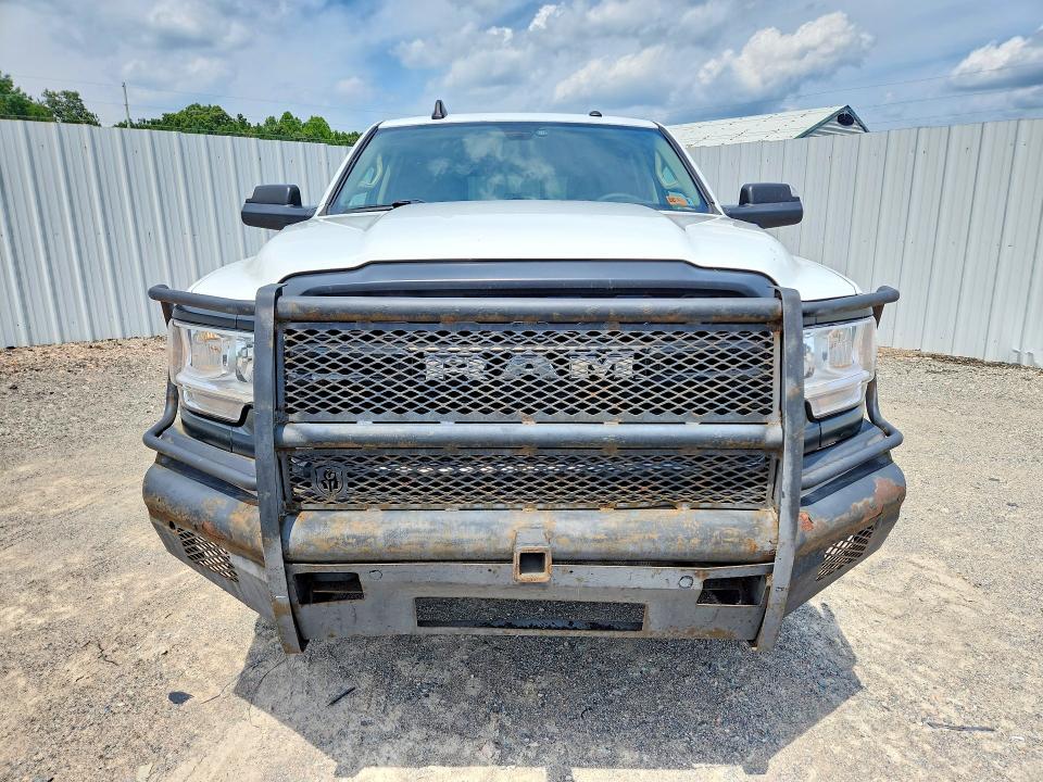 60889536 :رقم المزاد ، 3C6UR5HJ6KG587585 vin ، 2019 Ram 2500 مزاد بيع
