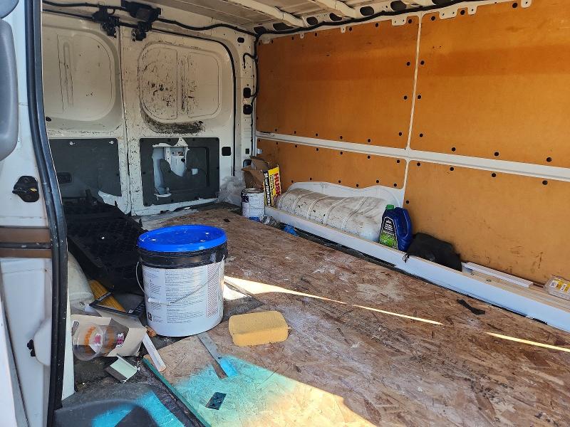 60838166 :رقم المزاد ، 1N6BF0KM5HN803471 vin ، 2017 Nissan Nv 1500 مزاد بيع