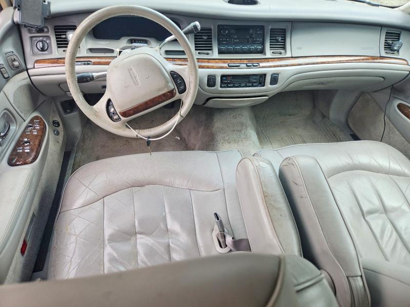 1996 Lincoln Town Car მანქანა იყიდება აუქციონზე, vin: 1LNLM81WXTY723066, აუქციონის ნომერი: 60328046