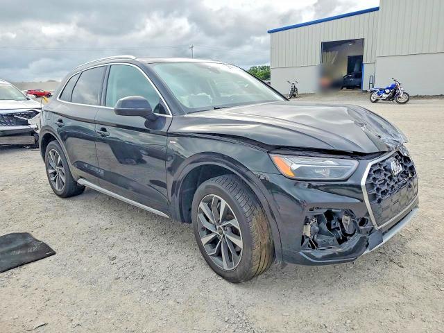 60638716 :رقم المزاد ، WA1EAAFY5N2070976 vin ، 2022 Audi Q5 مزاد بيع