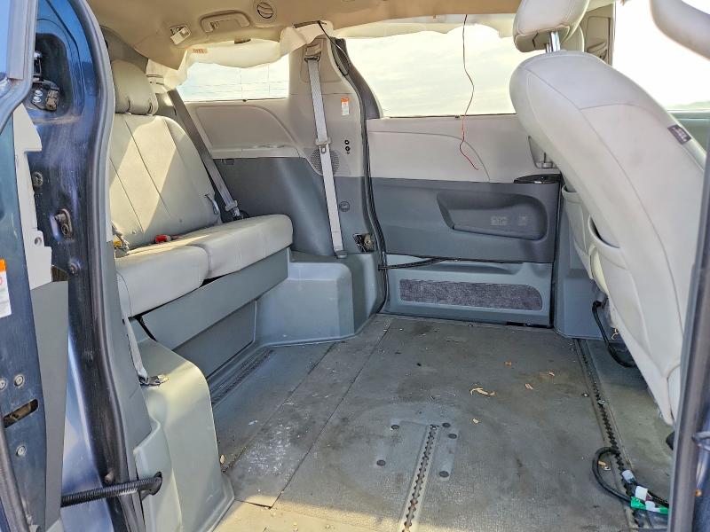 2017 Toyota Sienna მანქანა იყიდება აუქციონზე, vin: 5TDYZ3DC4HS875413, აუქციონის ნომერი: 59893326