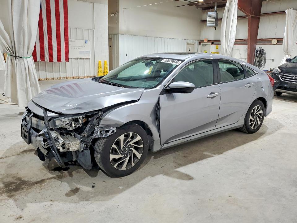 Продаж на аукціоні авто 2018 Honda Civic, vin: 2HGFC2F77JH525203, номер лоту: 60929936