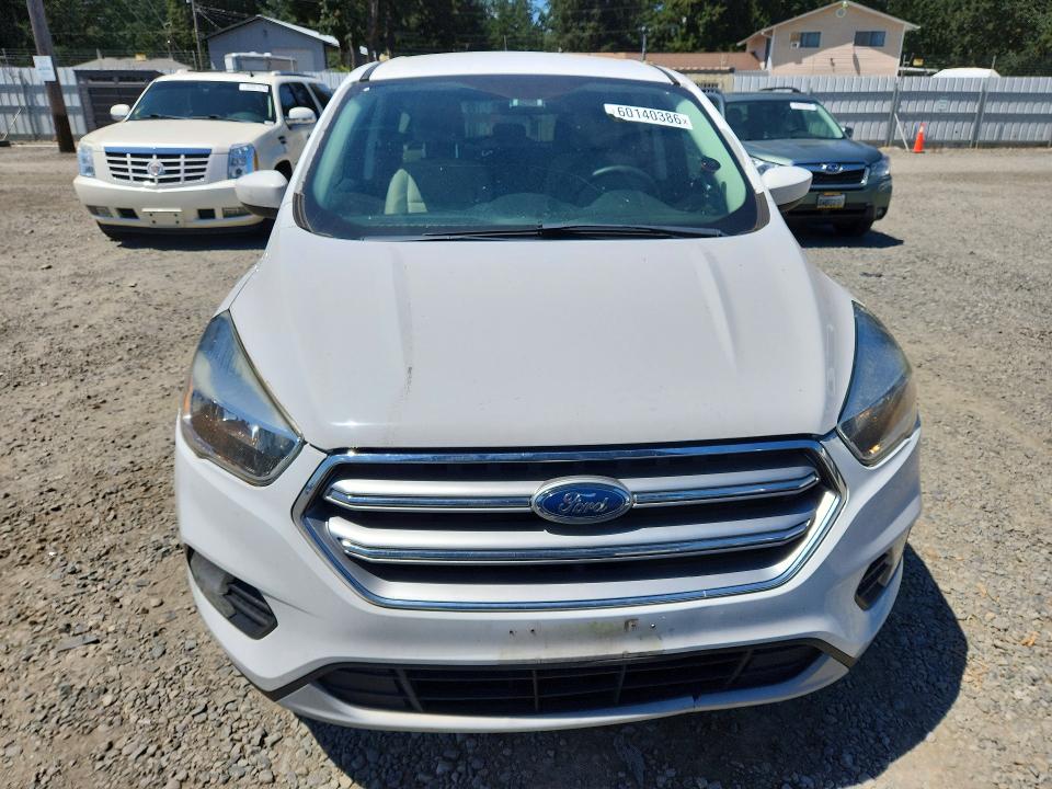Продажа на аукционе авто 2017 Ford Escape, vin: 1FMCU0GD1HUA54630, номер лота: 60140386