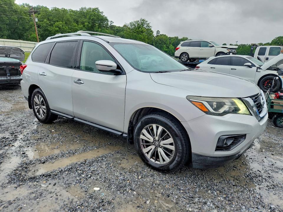 61934766 :رقم المزاد ، 5N1DR2MN3JC638053 vin ، 2018 Nissan Pathfinder مزاد بيع