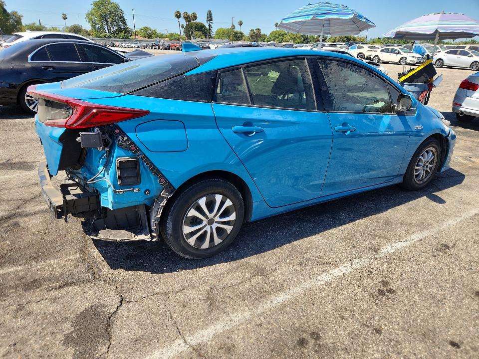 Продажа на аукционе авто 2018 Toyota Prius Prime, vin: JTDKARFP2J3068315, номер лота: 61276736