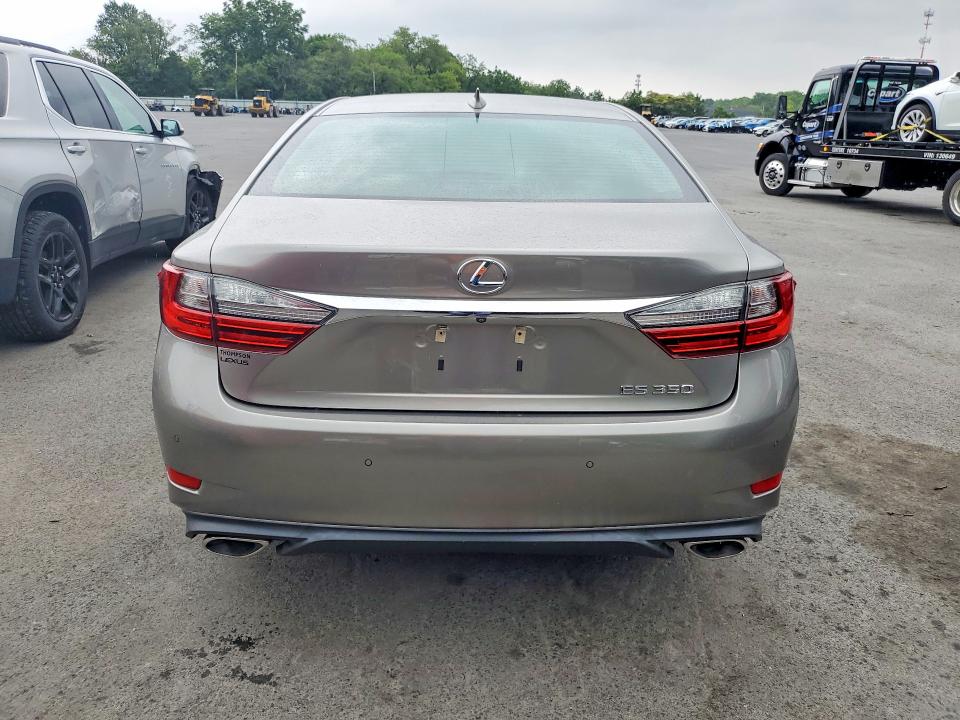 60361496 :رقم المزاد ، 58ABK1GG4JU082941 vin ، 2018 Lexus Es مزاد بيع