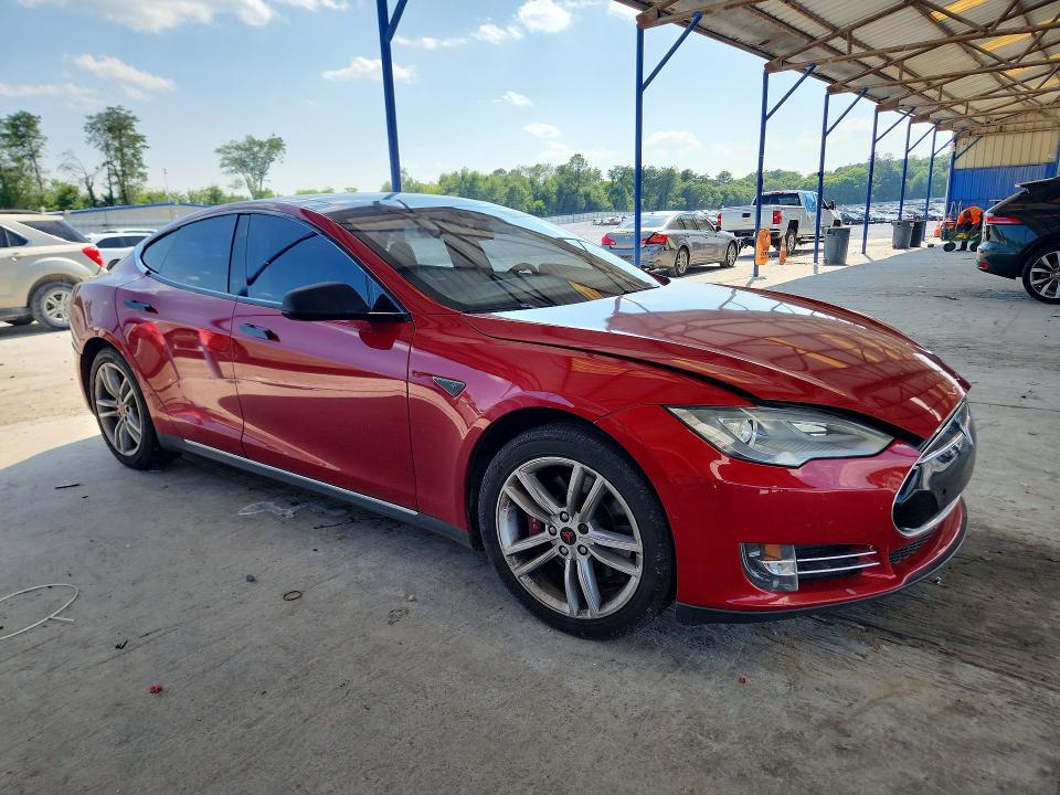Продажа на аукционе авто 2015 Tesla Model S, vin: 5YJSA1H1XFFP70645, номер лота: 62038386