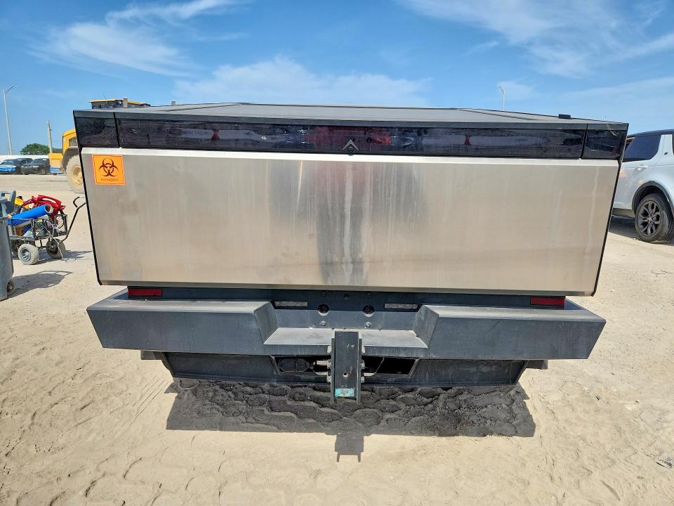 60715036 :رقم المزاد ، 7G2CEHED7SA072420 vin ، 2025 Tesla Cybertruck مزاد بيع