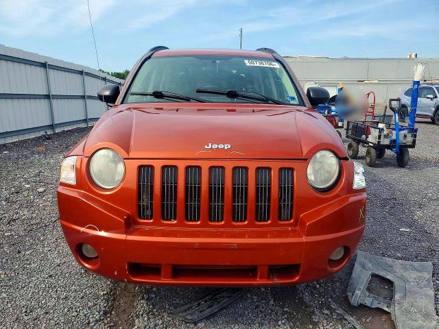 60736706 :رقم المزاد ، 1J8FT47W18D707897 vin ، 2008 Jeep Compass مزاد بيع