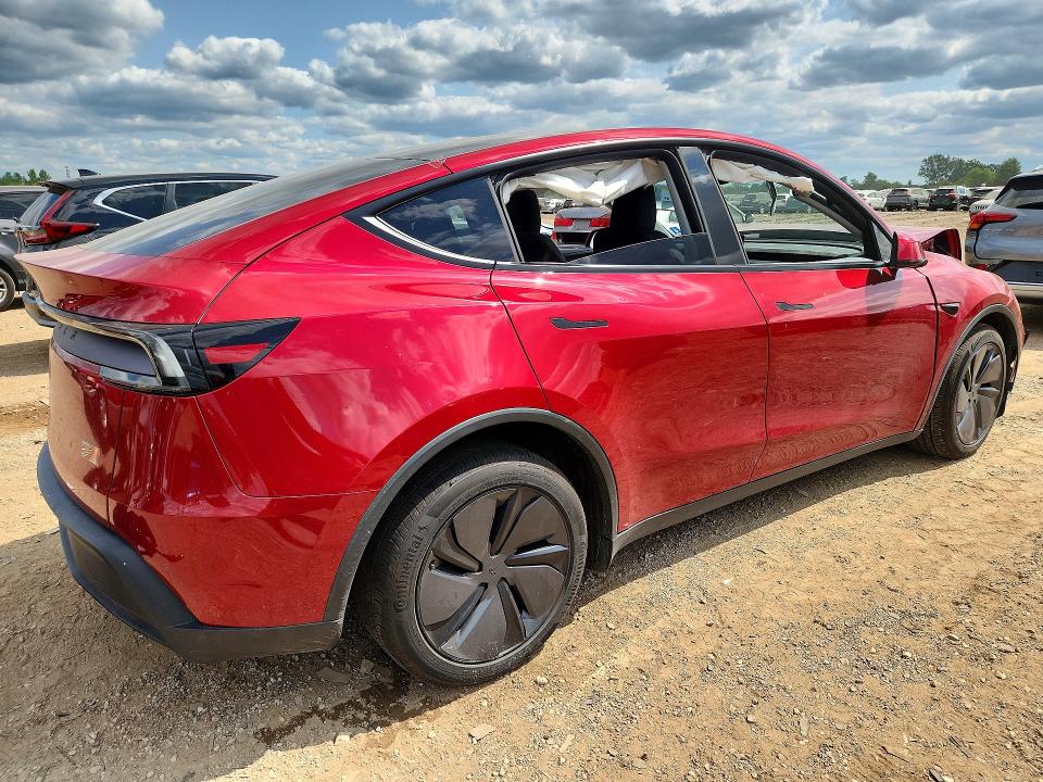 62443196 :رقم المزاد ، 7SAYGDEE1TF322813 vin ، 2026 Tesla Model Y مزاد بيع