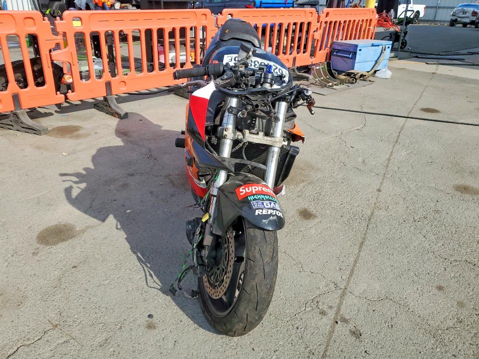 62433816 :رقم المزاد ، JH2SC50152M001072 vin ، 2002 Honda Cbr900 مزاد بيع