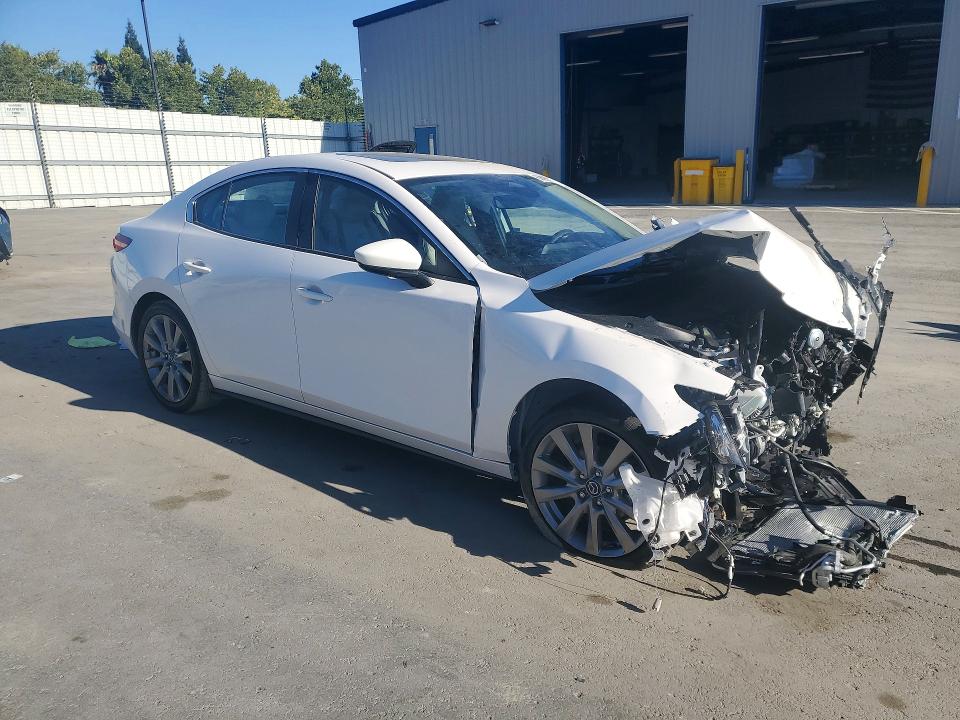 2026 Mazda 3 მანქანა იყიდება აუქციონზე, vin: JM1BPACL2T1871416, აუქციონის ნომერი: 62893796