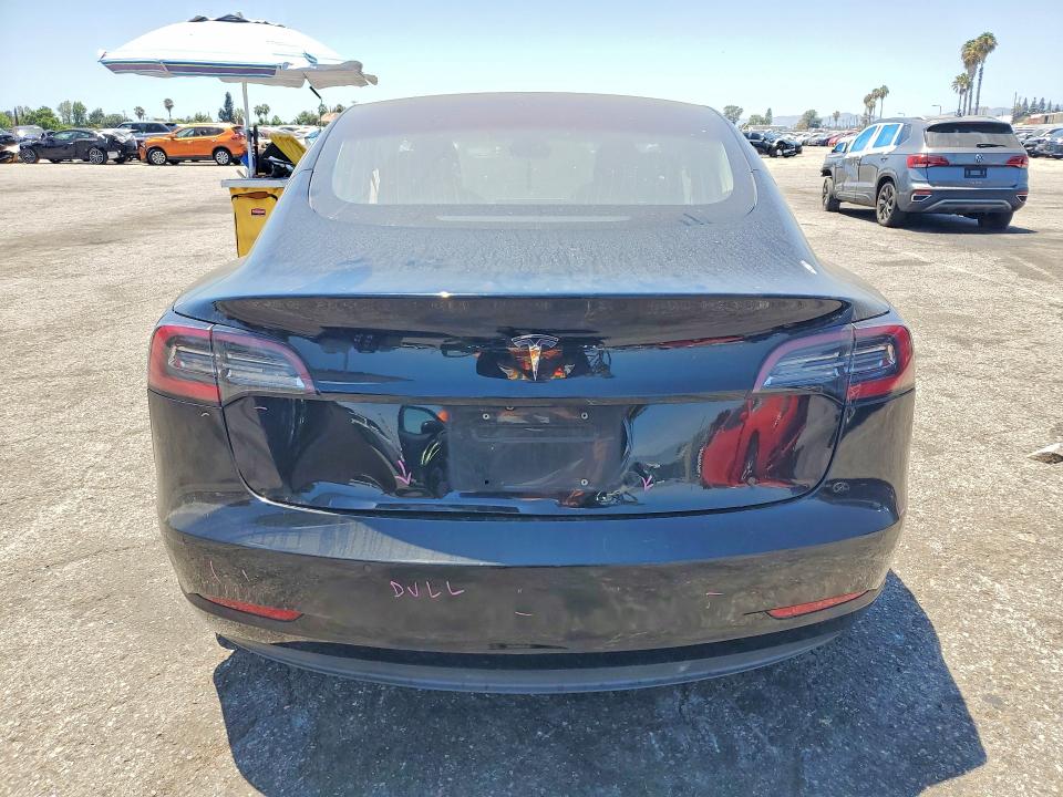 Продажа на аукционе авто 2018 Tesla Model 3, vin: 5YJ3E1EA0JF033962, номер лота: 62145036