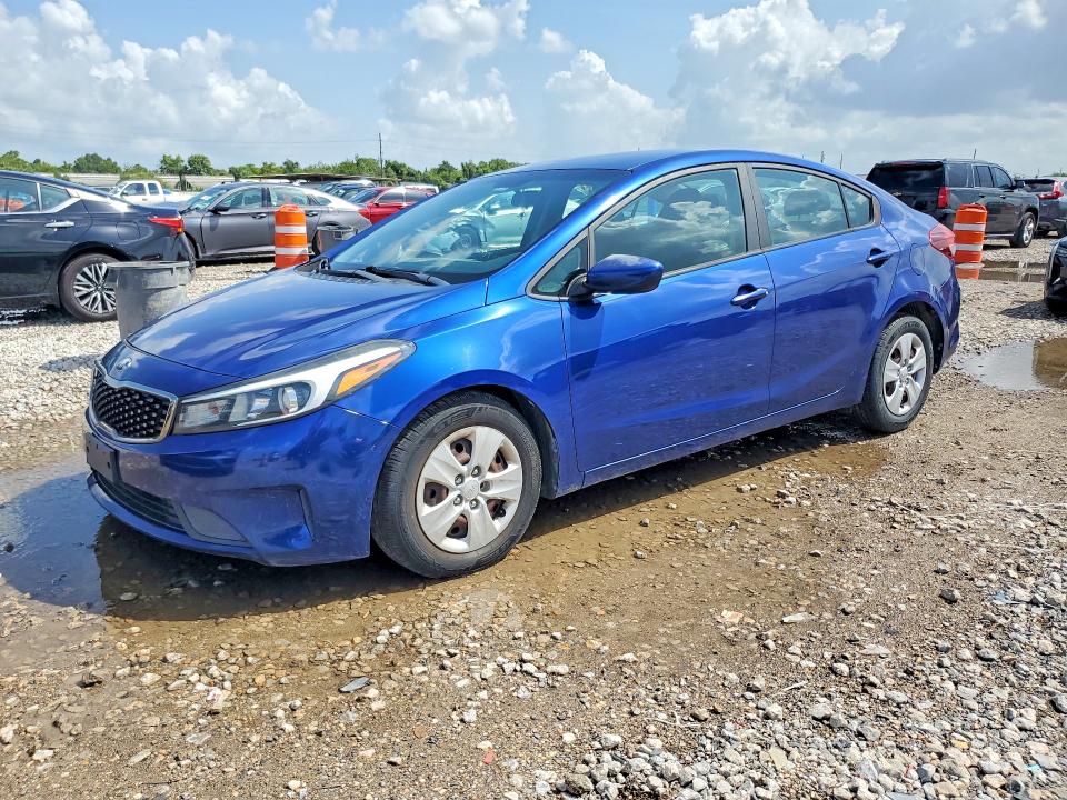 2017 Kia Forte მანქანა იყიდება აუქციონზე, vin: 3KPFK4A7XHE085536, აუქციონის ნომერი: 62423496