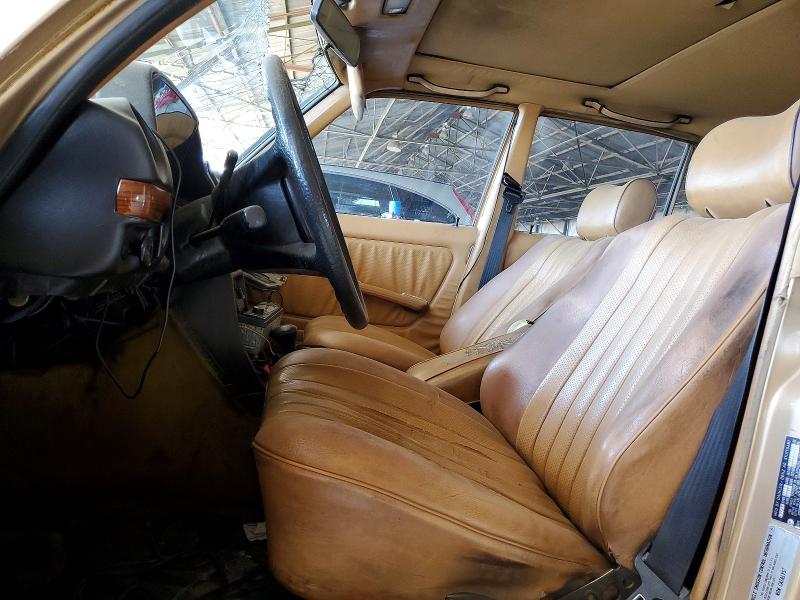 60393136 :رقم المزاد ، WDBAB33AXEA006277 vin ، 1984 Mercedes-benz 300 مزاد بيع