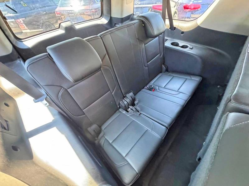 2017 Chevrolet Suburban მანქანა იყიდება აუქციონზე, vin: 1GNSKHKC5HR196718, აუქციონის ნომერი: 62312436