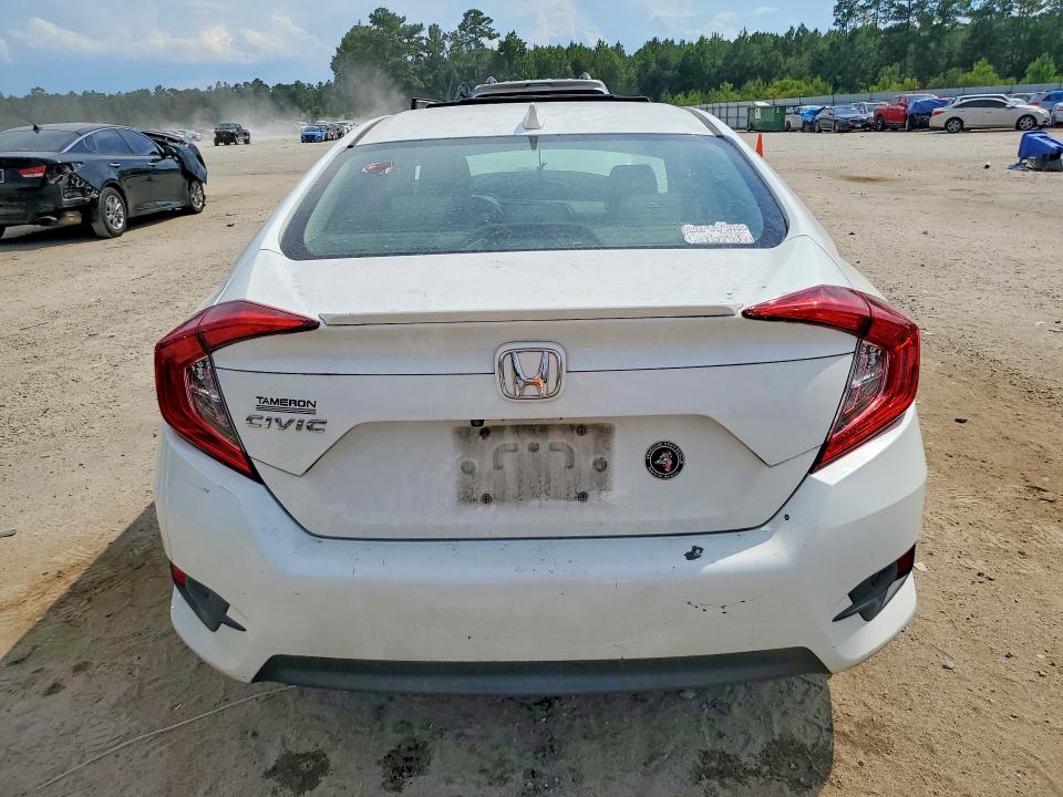 60684476 :رقم المزاد ، JHMFC1F71JX003766 vin ، 2018 Honda Civic مزاد بيع
