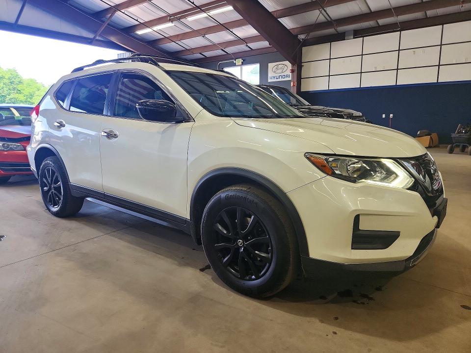 2017 Nissan Rogue მანქანა იყიდება აუქციონზე, vin: 5N1AT2MV4HC817667, აუქციონის ნომერი: 59769166