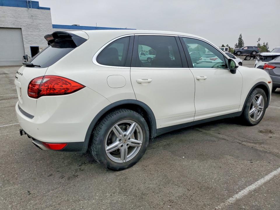 59906806 :رقم المزاد ، WP1AB2A23CLA44277 vin ، 2012 Porsche Cayenne مزاد بيع