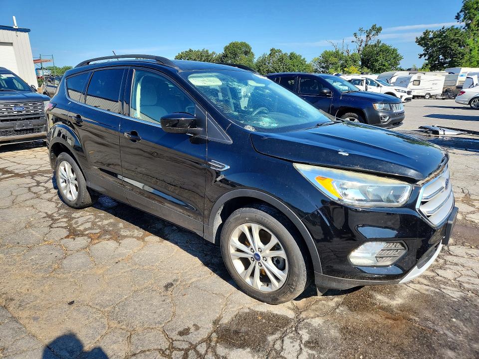 Продаж на аукціоні авто 2018 Ford Escape, vin: 1FMCU9GD3JUB43139, номер лоту: 59631046