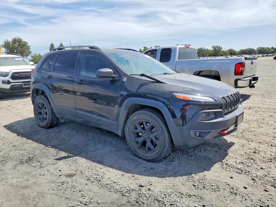 59394786 :رقم المزاد ، 1C4PJMBS5HW649674 vin ، 2017 Jeep Cherokee مزاد بيع