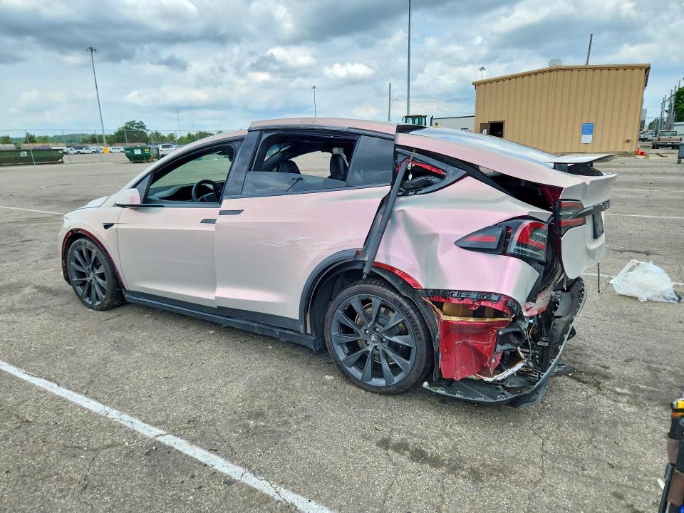 59802566 :رقم المزاد ، 7SAXCDE58PF415213 vin ، 2023 Tesla Model X مزاد بيع