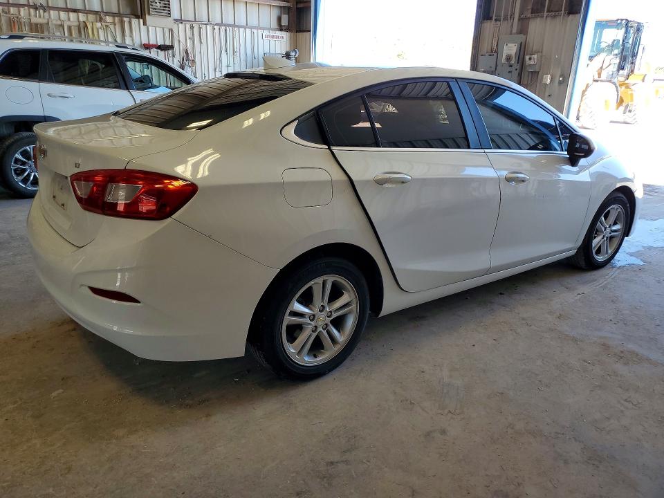 60121726 :رقم المزاد ، 1G1BE5SMXG7238181 vin ، 2016 Chevrolet Cruze مزاد بيع