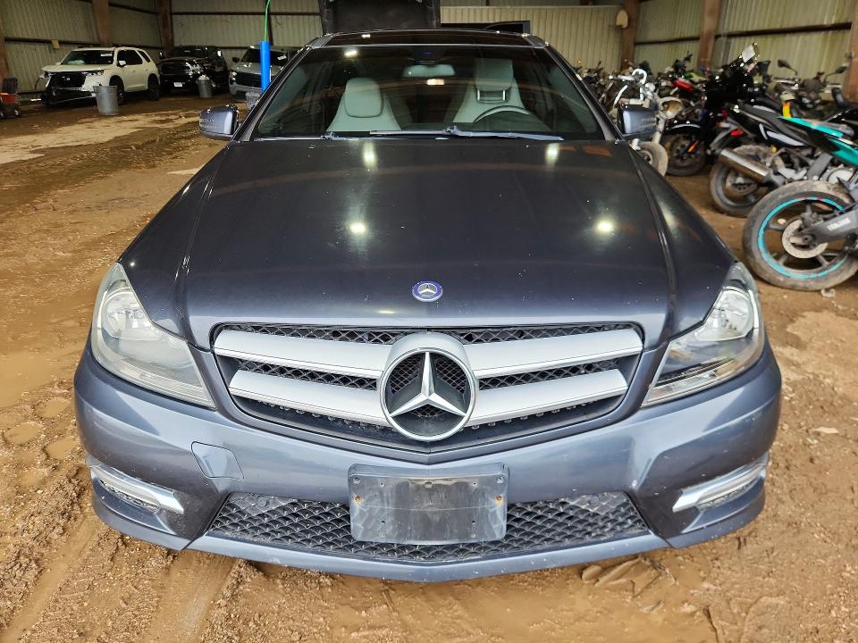 Продажа на аукционе авто 2013 Mercedes-benz C, vin: WDDGJ4HB7DG053015, номер лота: 60090806