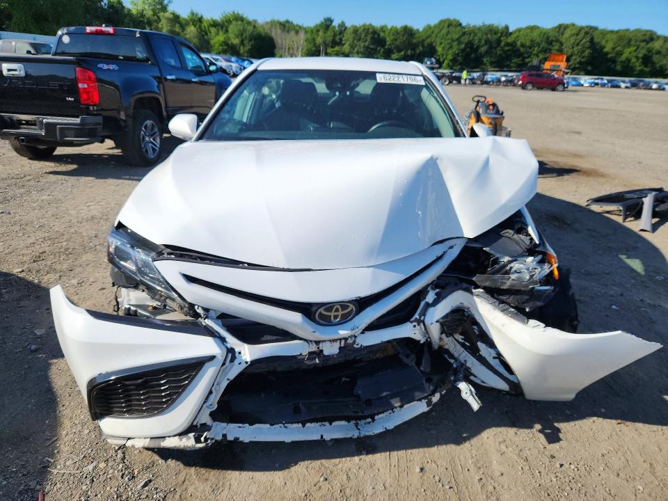 Продаж на аукціоні авто 2022 Toyota Camry, vin: 4T1G11BK2NU069090, номер лоту: 62221706