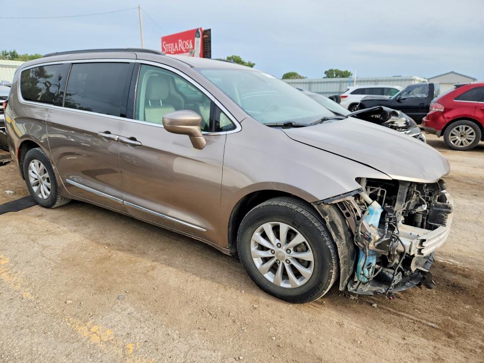 Продажа на аукционе авто 2017 Chrysler Pacifica, vin: 2C4RC1BG0HR838268, номер лота: 62297296