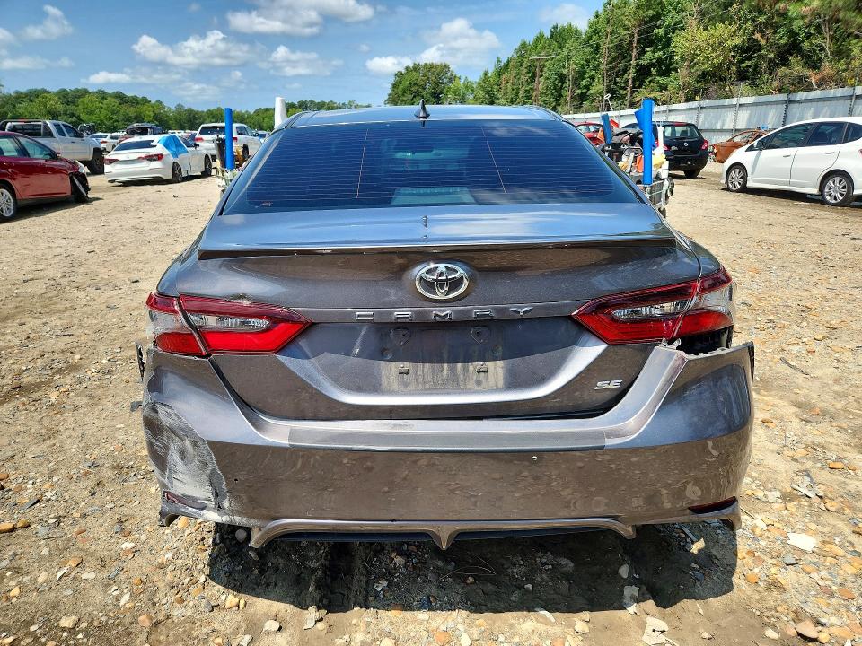 2021 Toyota Camry მანქანა იყიდება აუქციონზე, vin: 4T1G11AK2MU554006, აუქციონის ნომერი: 61873836