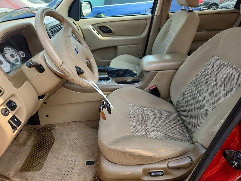 2005 Ford Escape მანქანა იყიდება აუქციონზე, vin: 1FMYU93175KD38020, აუქციონის ნომერი: 61931636