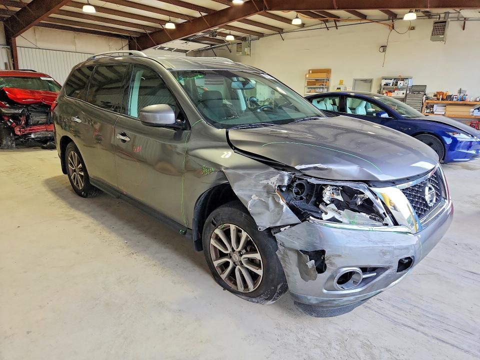 61531996 :رقم المزاد ، 5N1AR2MM1FC699175 vin ، 2015 Nissan Pathfinder مزاد بيع