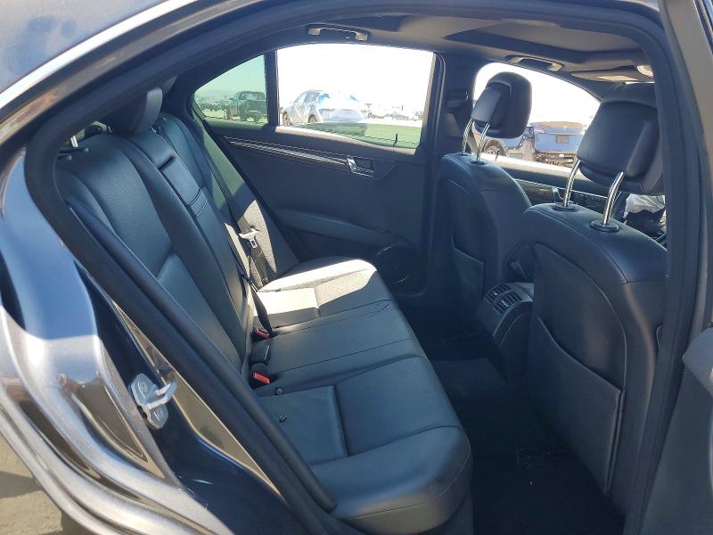 61431276 :رقم المزاد ، WDDGF56X79F240211 vin ، 2009 Mercedes-benz C مزاد بيع