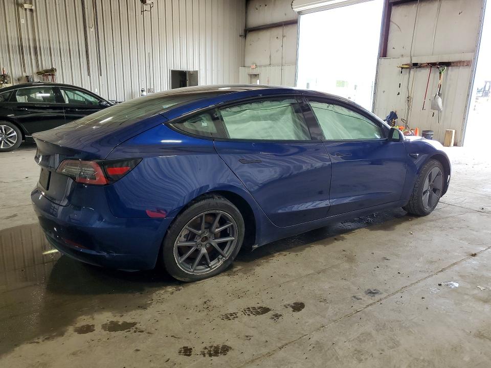 60488476 :رقم المزاد ، 5YJ3E1EAXNF370709 vin ، 2022 Tesla Model 3 مزاد بيع