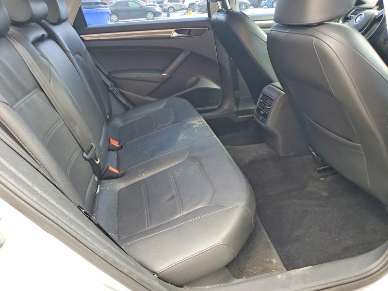 Продажа на аукционе авто 2017 Volkswagen Passat, vin: 1VWBT7A3XHC019812, номер лота: 62073026