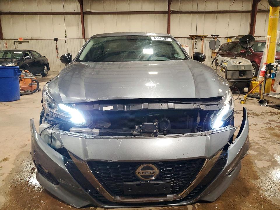 61389896 :رقم المزاد ، 1N4BL4CV0MN360169 vin ، 2021 Nissan Altima مزاد بيع