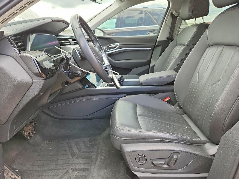 62035866 :رقم المزاد ، WA1AAAGE8NB047453 vin ، 2022 Audi E-tron مزاد بيع