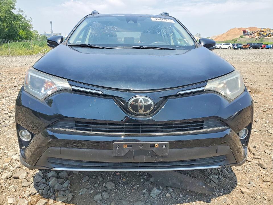 61013266 :رقم المزاد ، 2T3RFREV4JW782203 vin ، 2018 Toyota Rav4 مزاد بيع