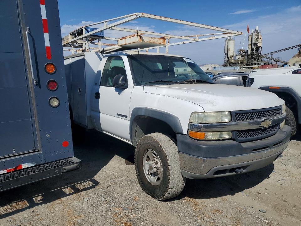 Продаж на аукціоні авто 2001 Chevrolet Silverado, vin: 1GBHC24U61E318944, номер лоту: 61220266