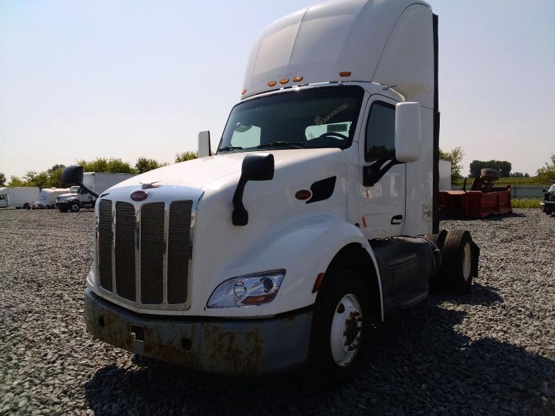Продаж на аукціоні авто 2016 Peterbilt 579, vin: 1XPBA48X2GD339861, номер лоту: 61973606