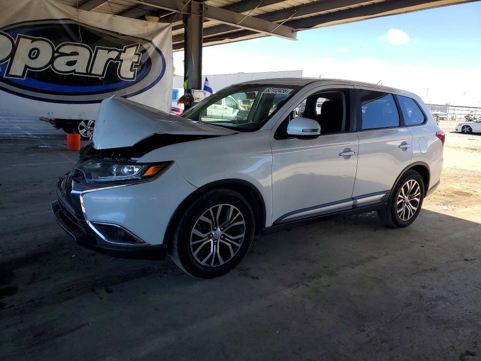 2016 Mitsubishi Outlander მანქანა იყიდება აუქციონზე, vin: JA4AD3A38GZ004137, აუქციონის ნომერი: 62103436