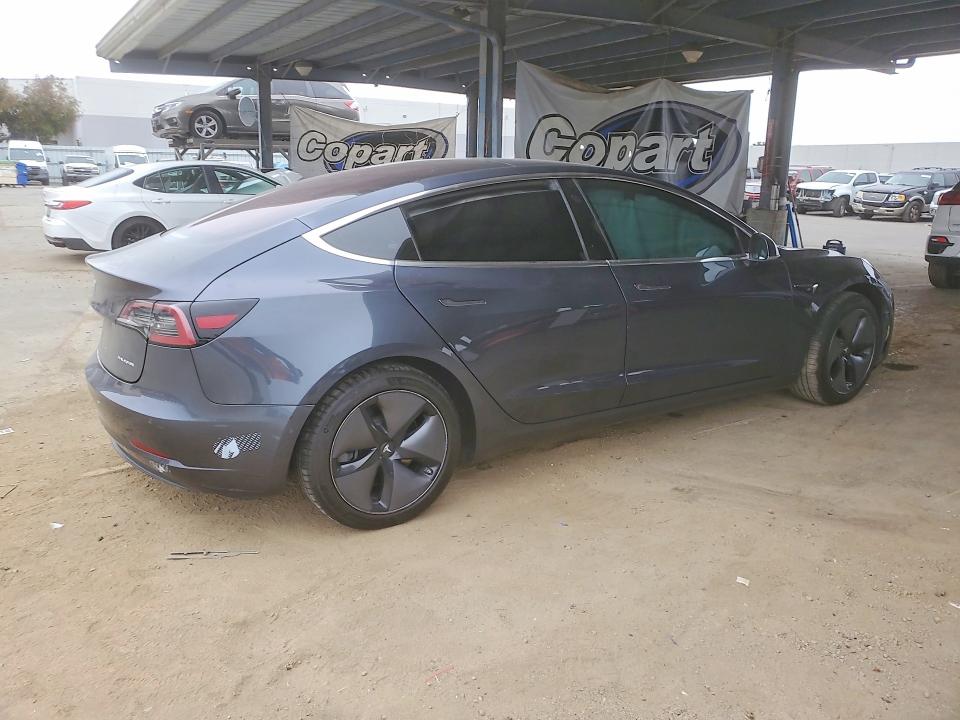 Продаж на аукціоні авто 2018 Tesla Model 3, vin: 5YJ3E1EB4JF129005, номер лоту: 59863416