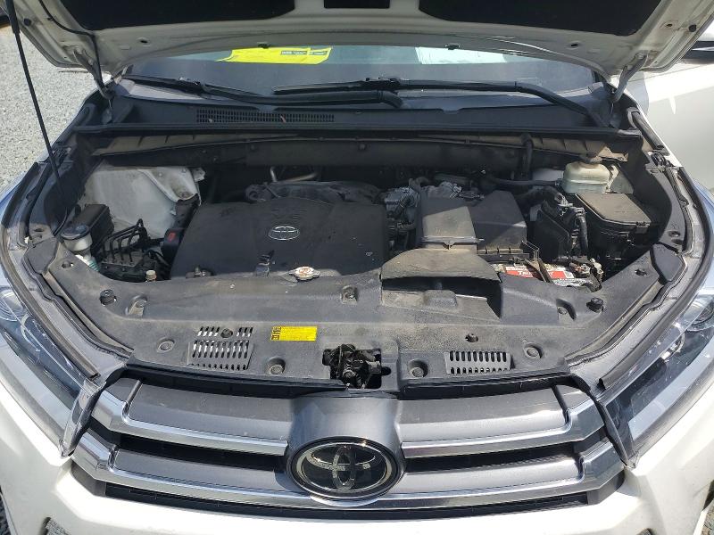 59621836 :رقم المزاد ، 5TDDZRFH3JS882353 vin ، 2018 Toyota Highlander مزاد بيع