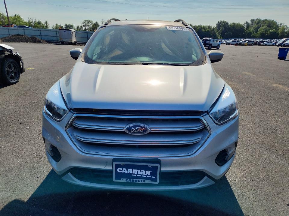 60710306 :رقم المزاد ، 1FMCU9GDXJUC36689 vin ، 2018 Ford Escape مزاد بيع
