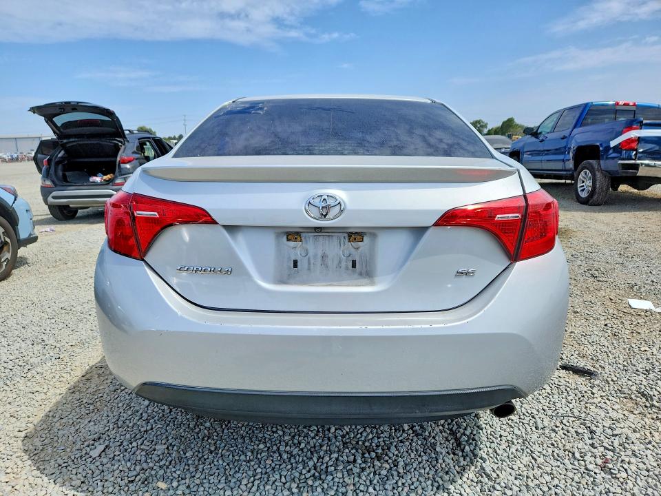 Продажа на аукционе авто 2018 Toyota Corolla, vin: 5YFBURHE2JP770662, номер лота: 61399736