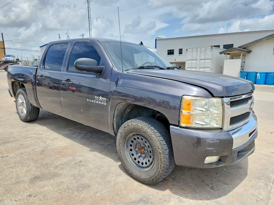 61395646 :رقم المزاد ، 3GCPCSE02BG147333 vin ، 2011 Chevrolet Silverado مزاد بيع
